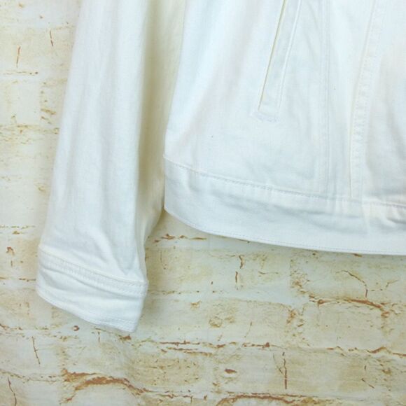 Torrid Jacket Womens Plus Size 1X 14-16 White Denim Trucker Stretch Cotton NWOT - Picture 6 of 13